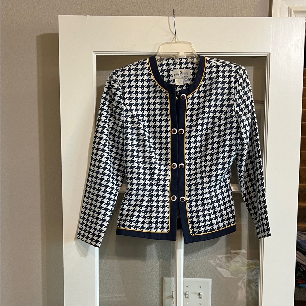 Chic Houndstooth Blazer with Gold Trim